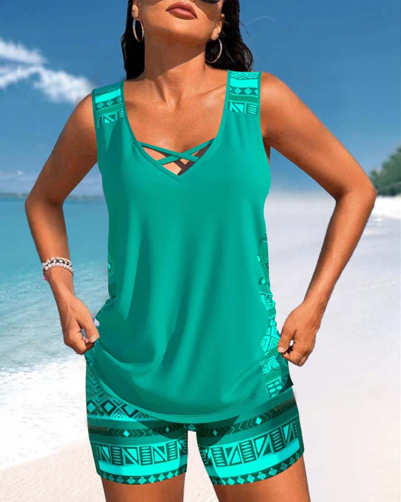 Engström™ | Tankini med geometriskt mönster och V-ringning