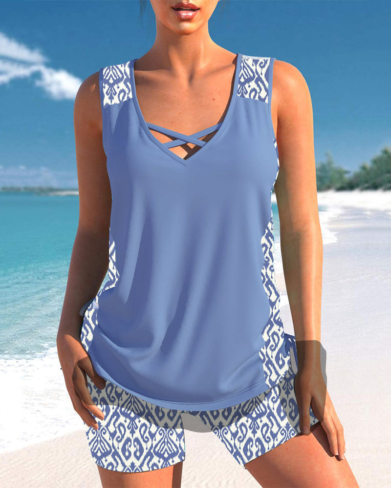 Engström™ | Tankini med geometriskt mönster och V-ringning