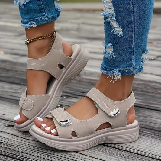Alia™ | Bekväma Kilklackssandaler med Ankelrem